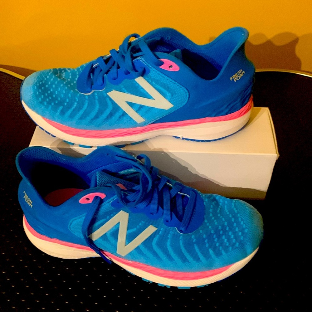 New Balance Fresh Foam 860 v11 Vibrant Sky color! Kids US3